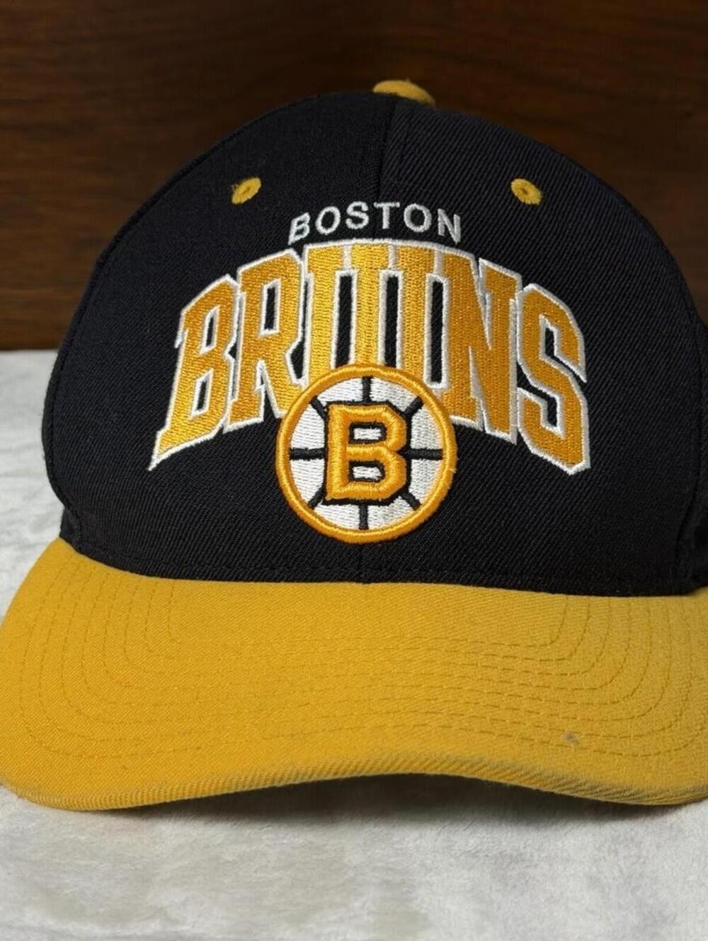 Boston Bruins Mitchell & Ness Snapback Hat Vintage Hockey Black Yellow 100% Wool